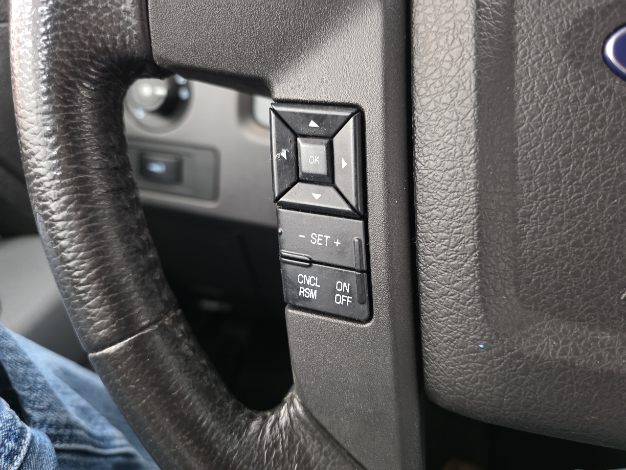 Ford F-150 4WD SuperCrew 145" King Ranch 2013