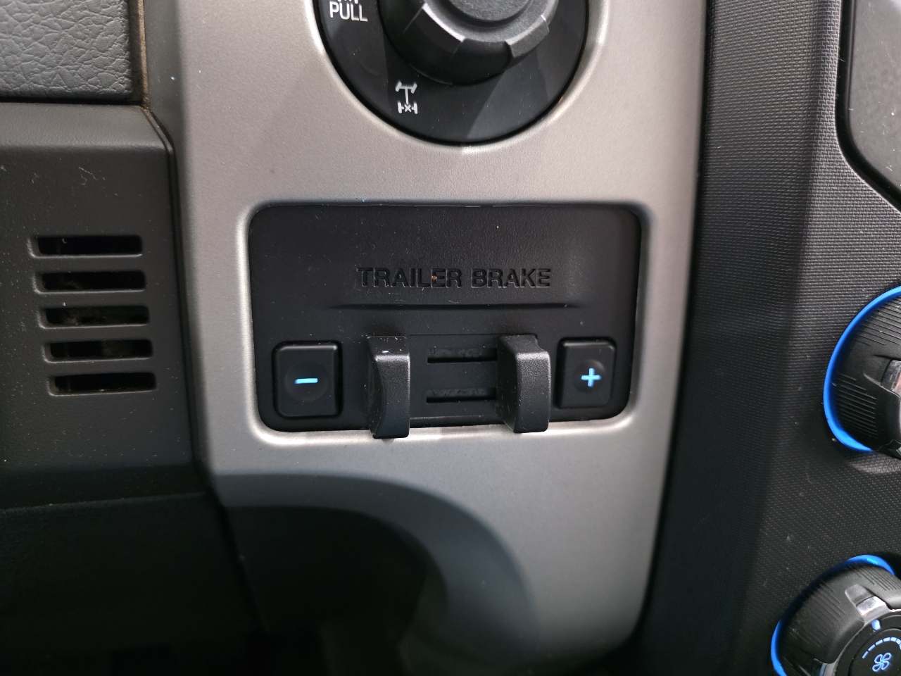 Ford F-150 4WD SuperCrew 145" King Ranch 2013