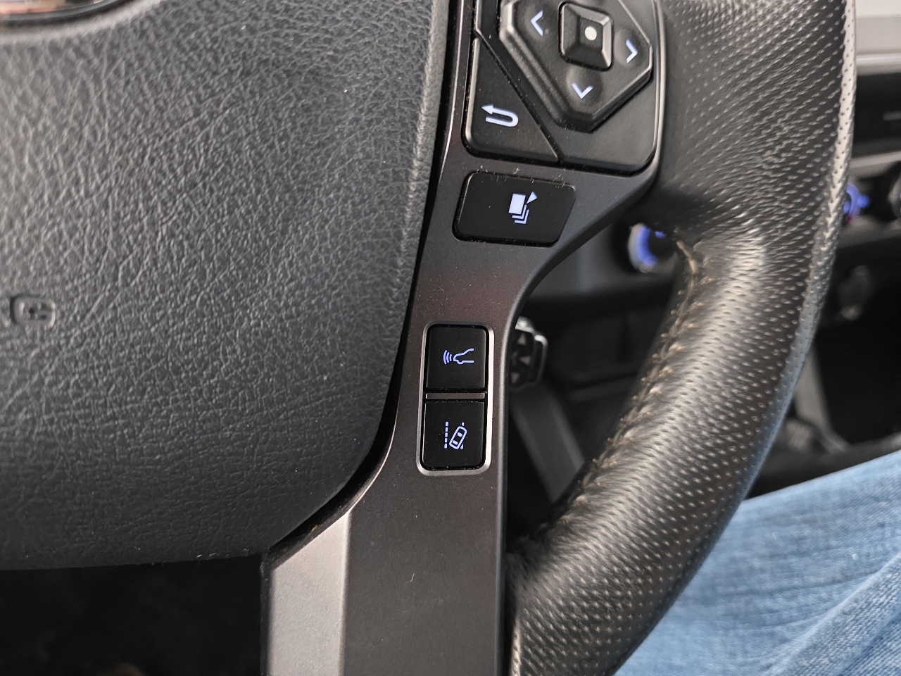 Toyota Tacoma 4WD TRD Off Road Double Cab 5' Bed V6 MT (Natl) 2019