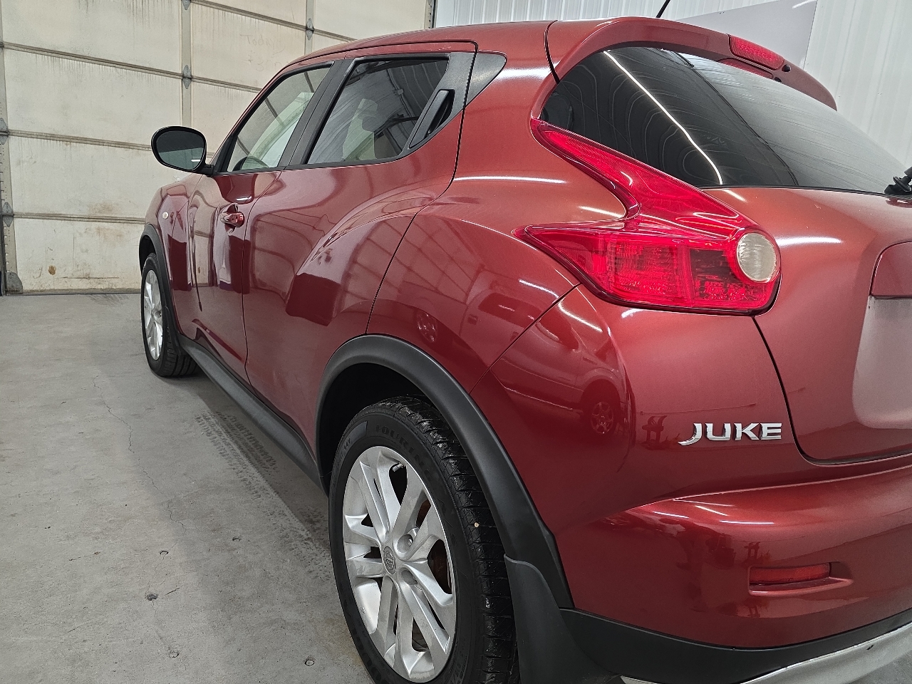 Nissan Juke 5dr Wgn CVT SV AWD 2012