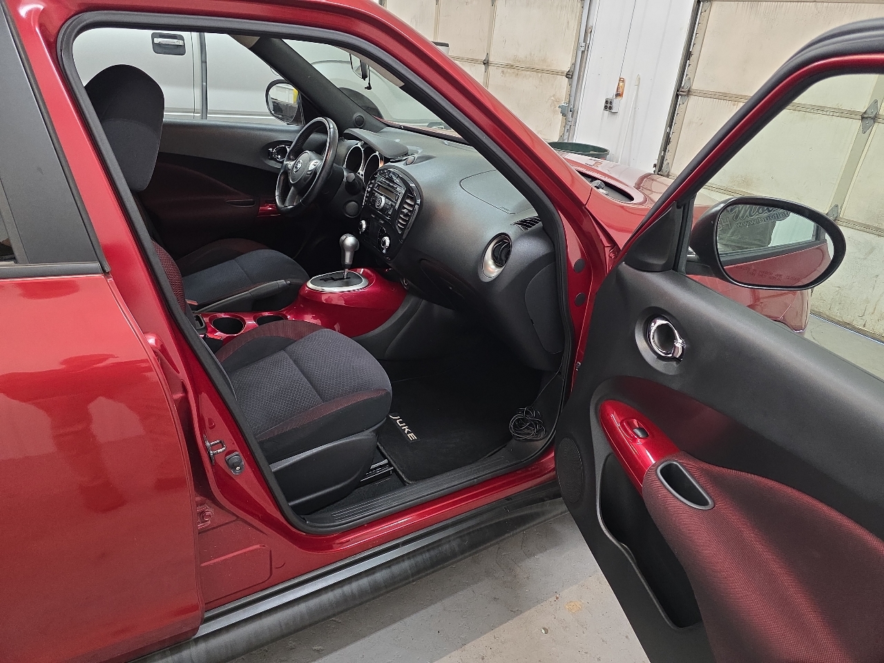 Nissan Juke 5dr Wgn CVT SV AWD 2012