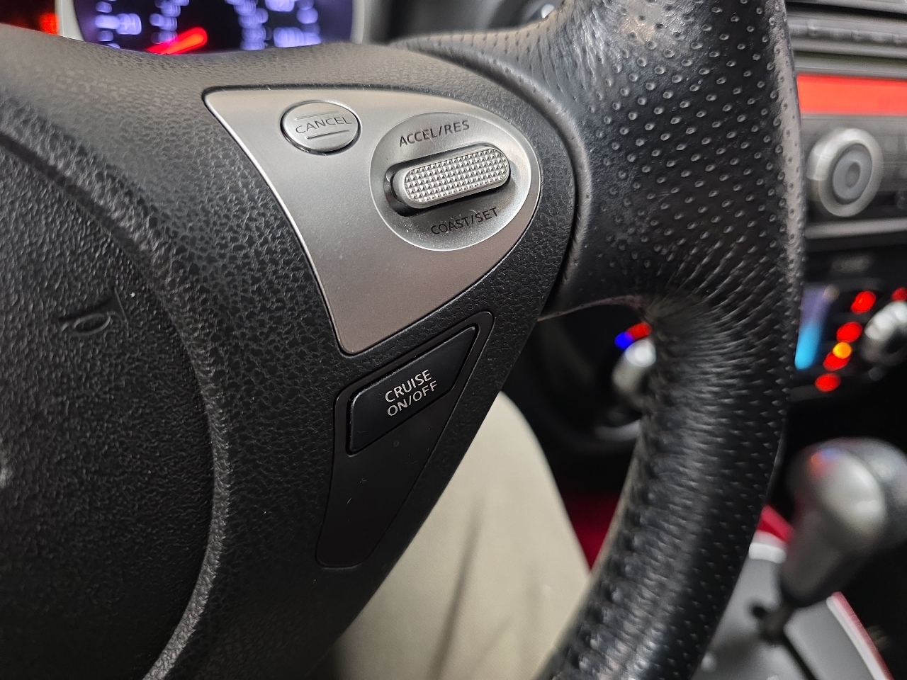 Nissan Juke 5dr Wgn CVT SV AWD 2012