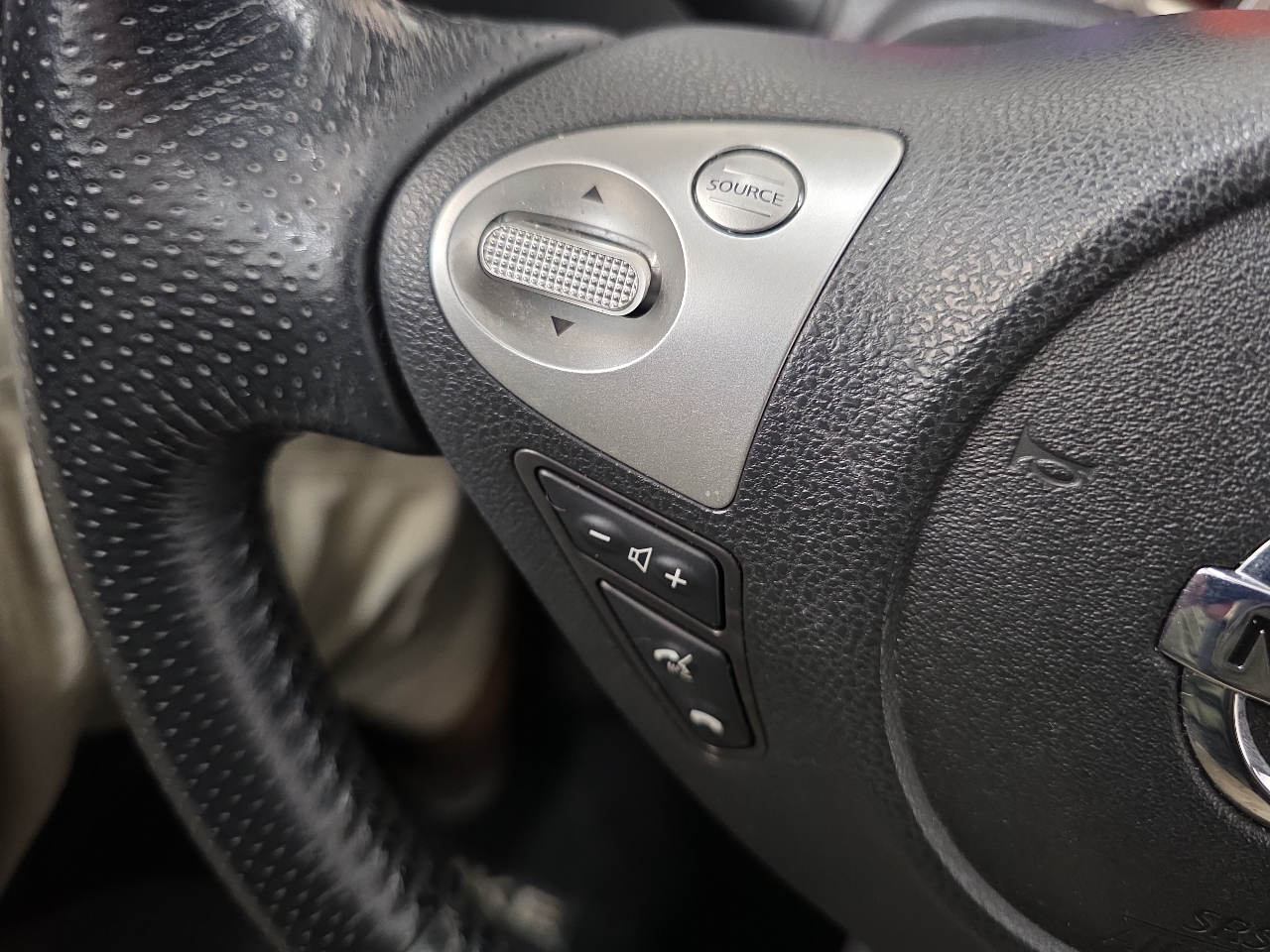 Nissan Juke 5dr Wgn CVT SV AWD 2012