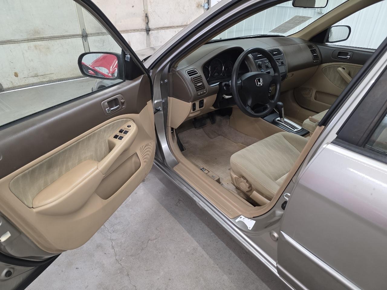 Honda Civic Sdn LX AT 2005