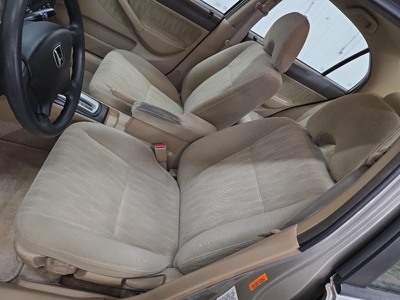 Honda Civic Sdn LX AT 2005