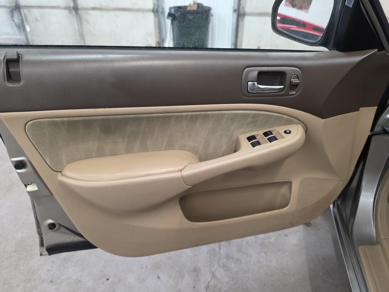 Honda Civic Sdn LX AT 2005