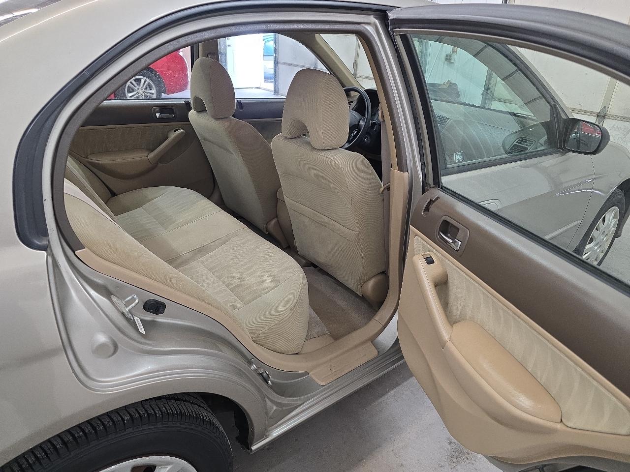 Honda Civic Sdn LX AT 2005