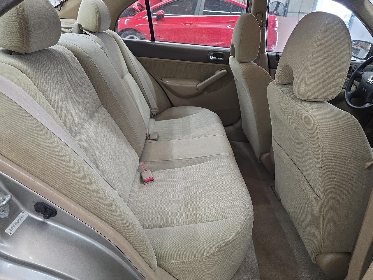 Honda Civic Sdn LX AT 2005