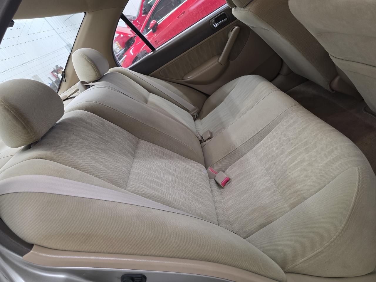 Honda Civic Sdn LX AT 2005