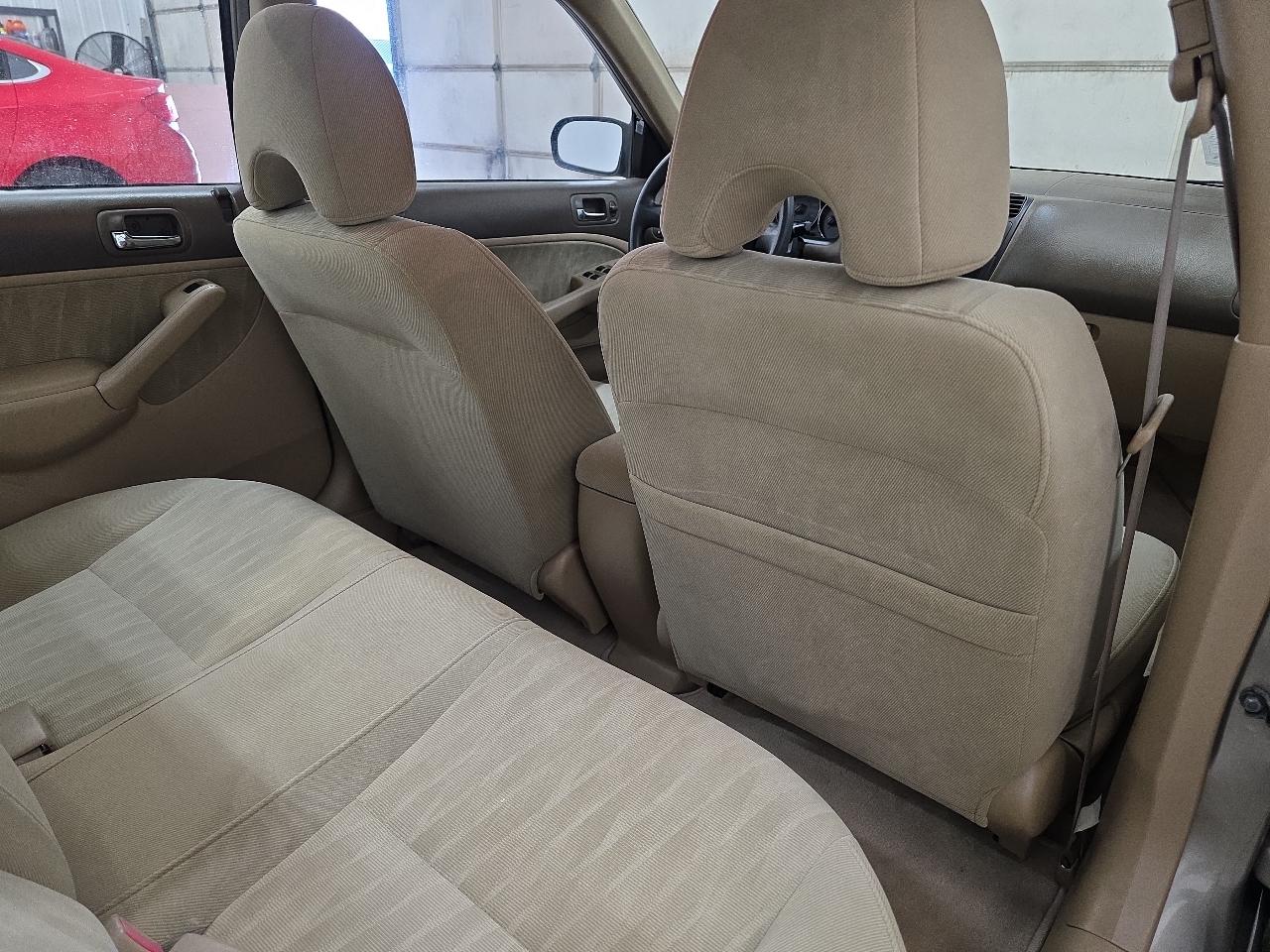 Honda Civic Sdn LX AT 2005