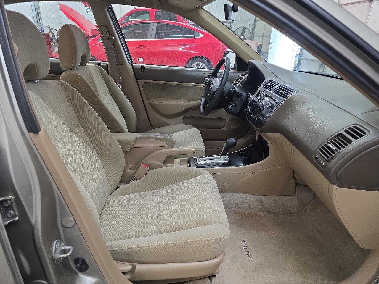 Honda Civic Sdn LX AT 2005