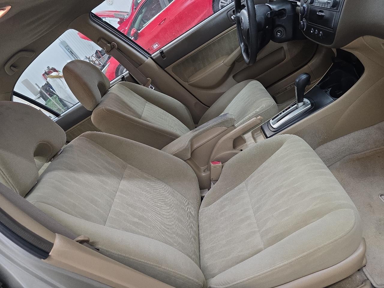 Honda Civic Sdn LX AT 2005