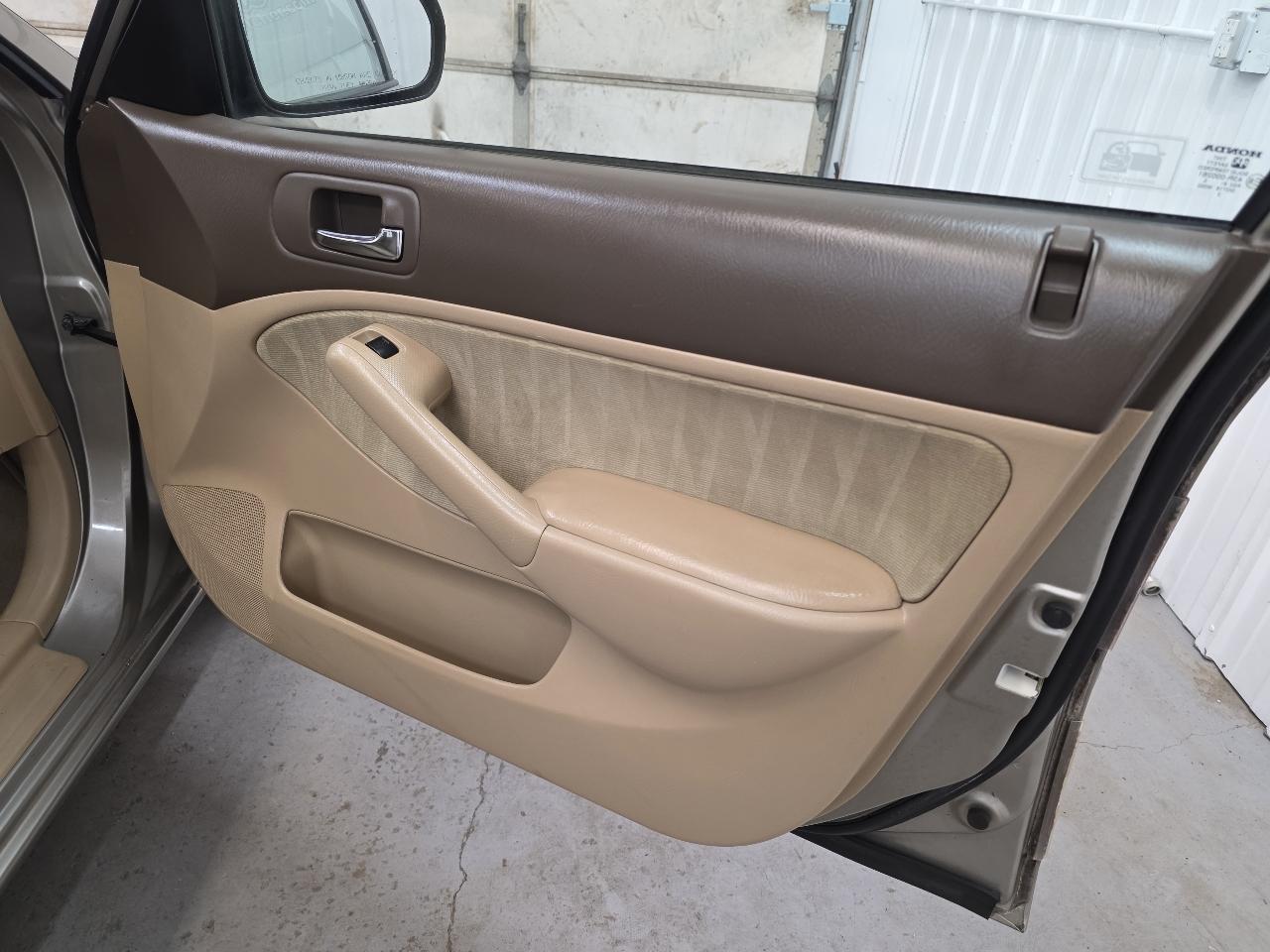 Honda Civic Sdn LX AT 2005