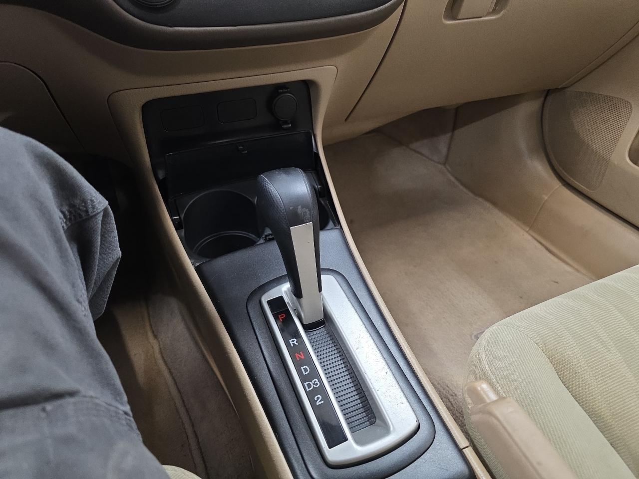 Honda Civic Sdn LX AT 2005