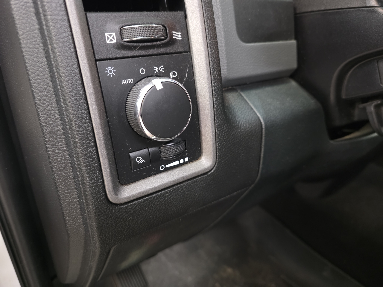 RAM 1500 2WD Reg Cab 120.5" Tradesman 2016