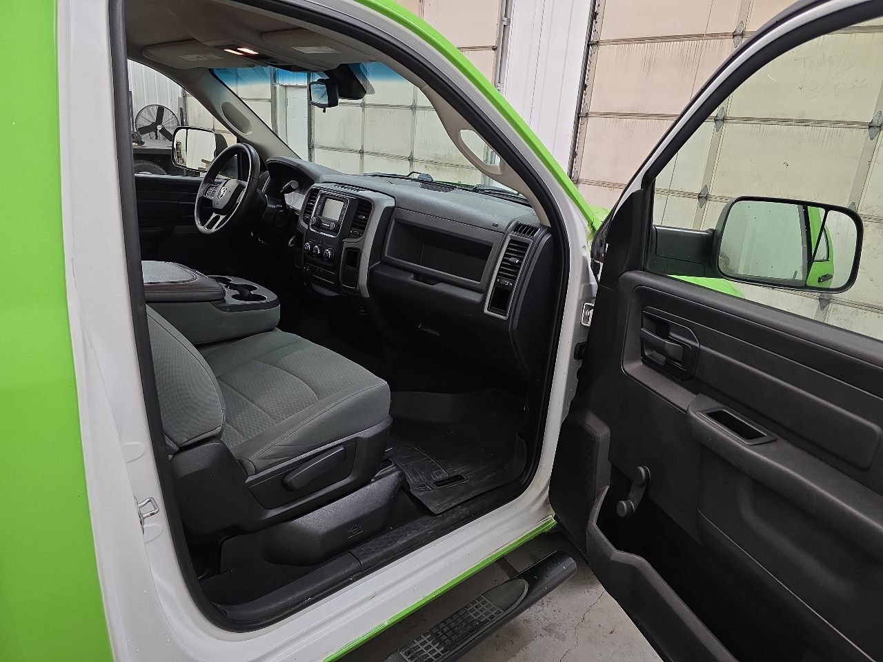 RAM 1500 2WD Reg Cab 120.5" Tradesman 2016