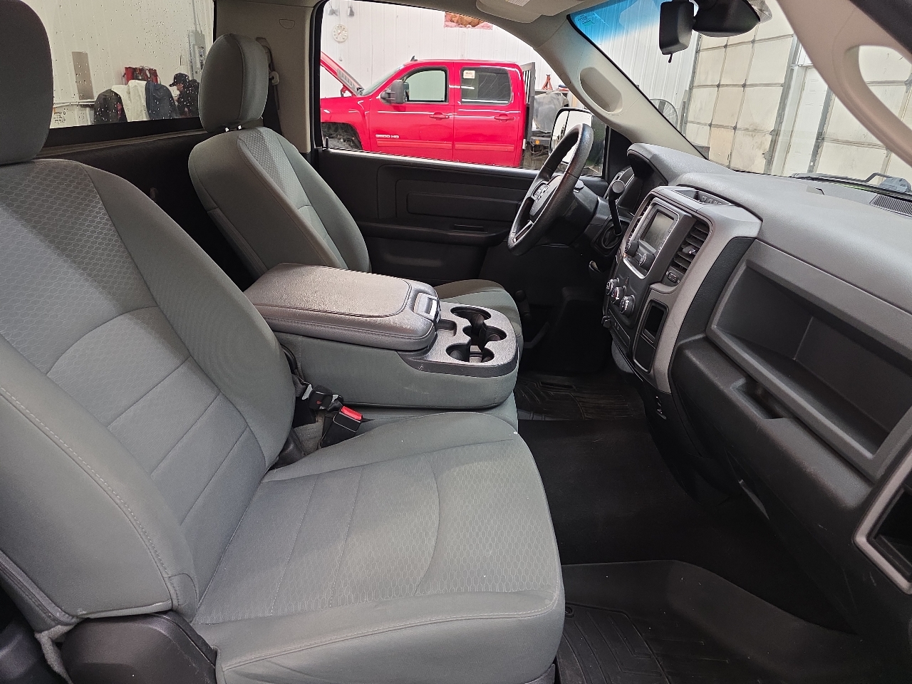 RAM 1500 2WD Reg Cab 120.5" Tradesman 2016