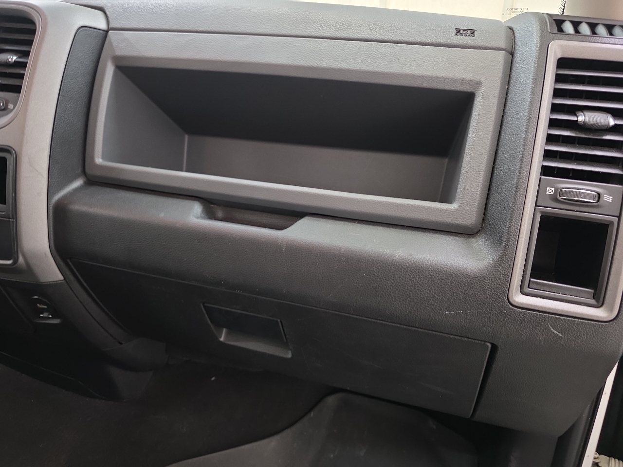 RAM 1500 2WD Reg Cab 120.5" Tradesman 2016