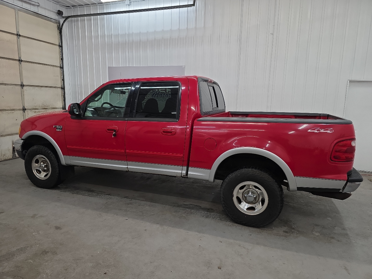 Ford F-150 SuperCrew Crew Cab 139" XLT 4WD 2001