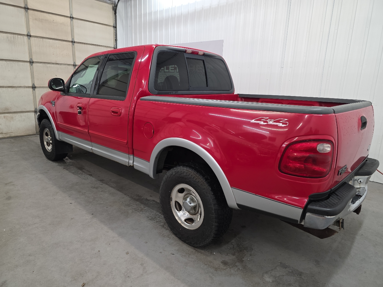 Ford F-150 SuperCrew Crew Cab 139" XLT 4WD 2001