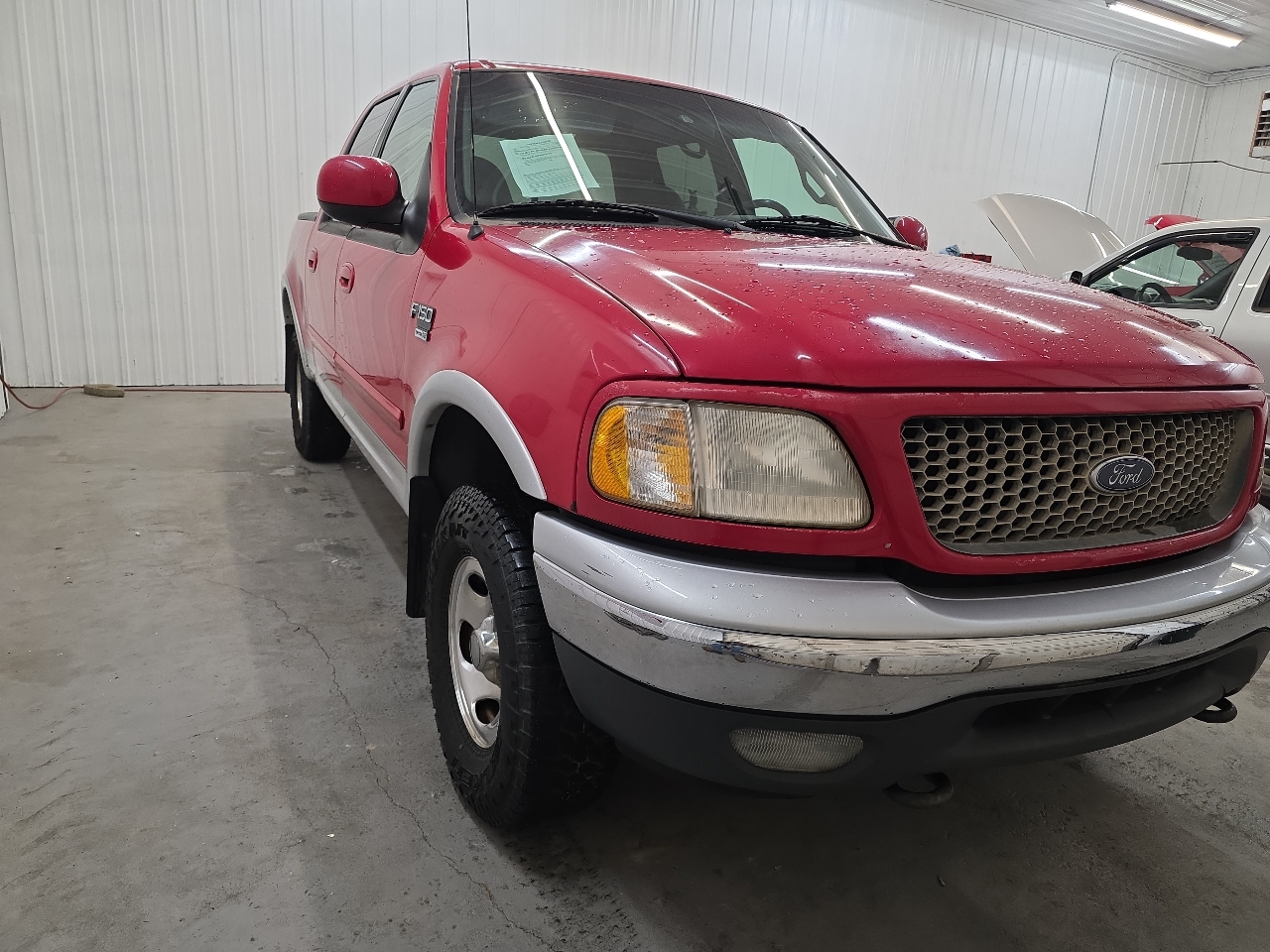 Ford F-150 SuperCrew Crew Cab 139" XLT 4WD 2001