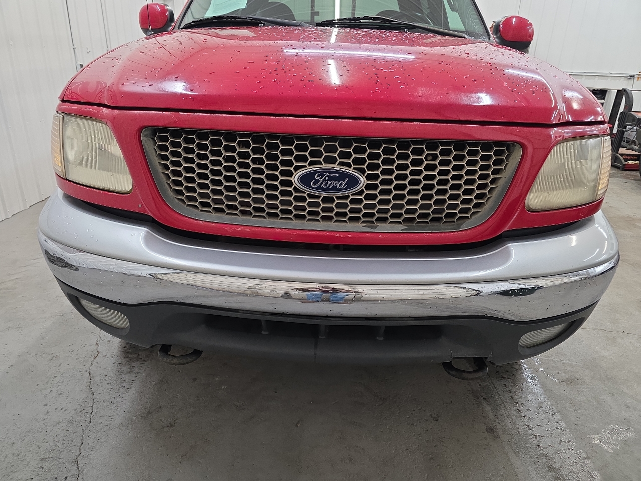 Ford F-150 SuperCrew Crew Cab 139" XLT 4WD 2001