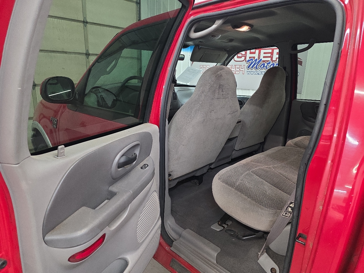 Ford F-150 SuperCrew Crew Cab 139" XLT 4WD 2001