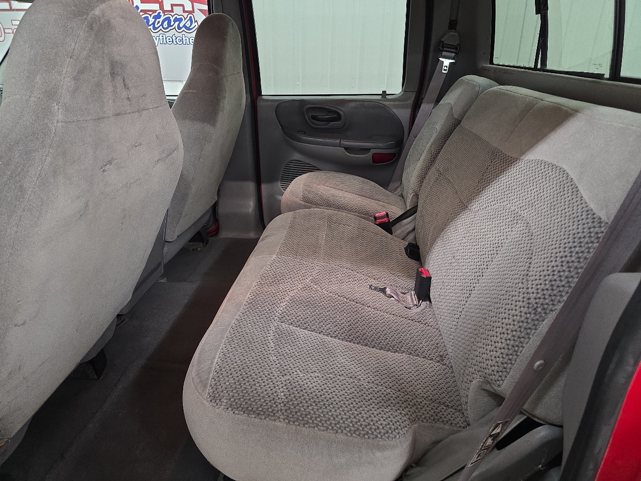 Ford F-150 SuperCrew Crew Cab 139" XLT 4WD 2001