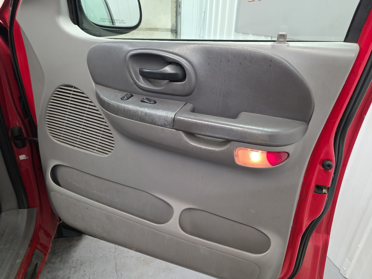 Ford F-150 SuperCrew Crew Cab 139" XLT 4WD 2001