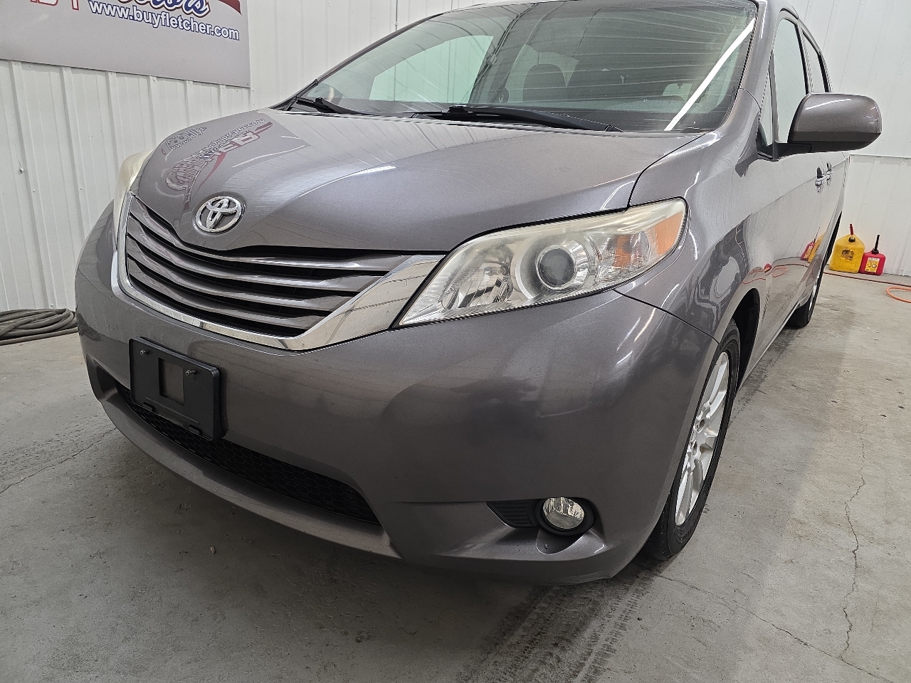 Toyota Sienna 5dr 7-Pass Van XLE Premium AWD (Natl) 2015