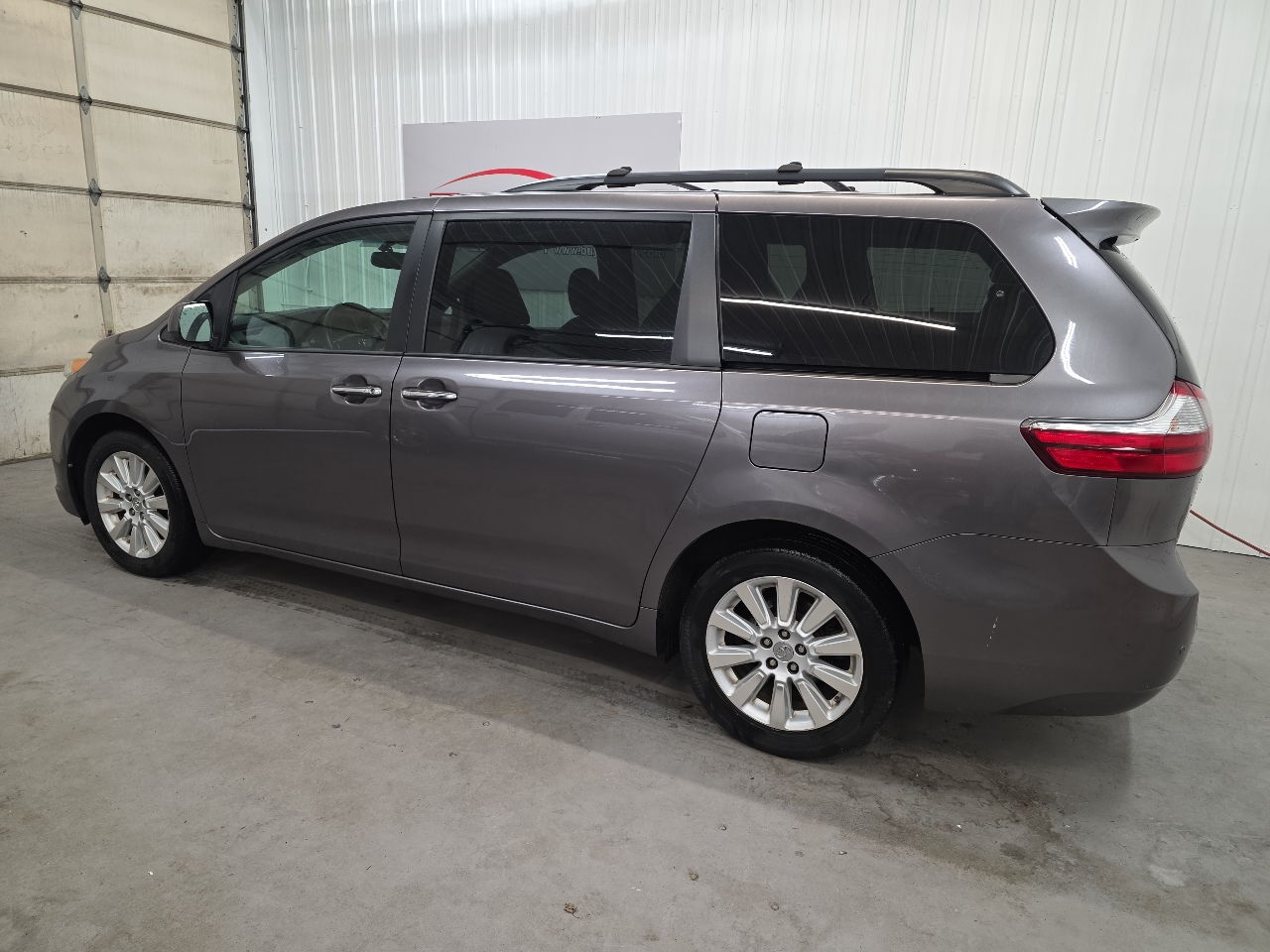 Toyota Sienna 5dr 7-Pass Van XLE Premium AWD (Natl) 2015
