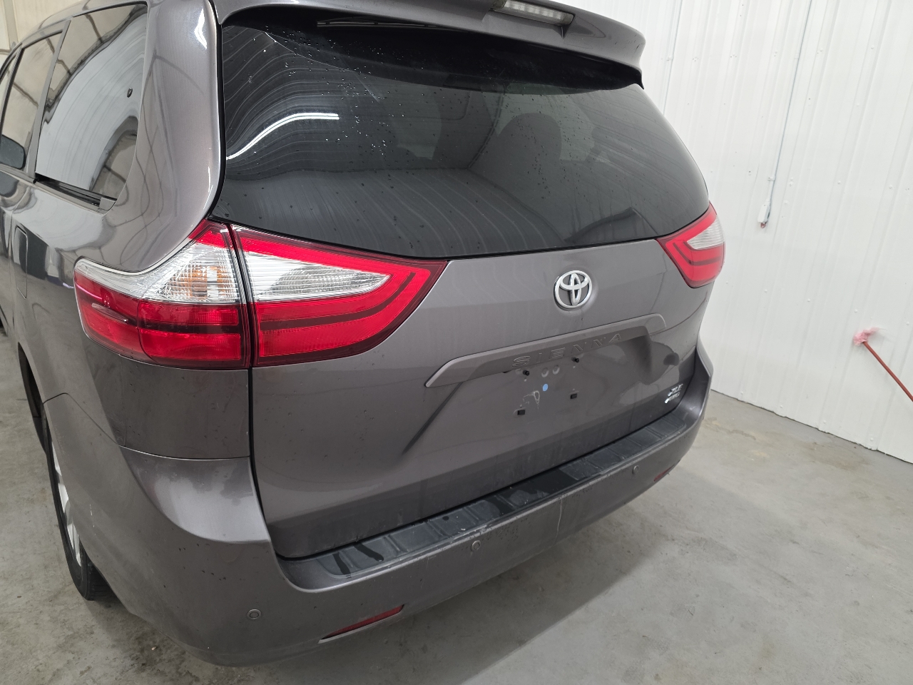 Toyota Sienna 5dr 7-Pass Van XLE Premium AWD (Natl) 2015