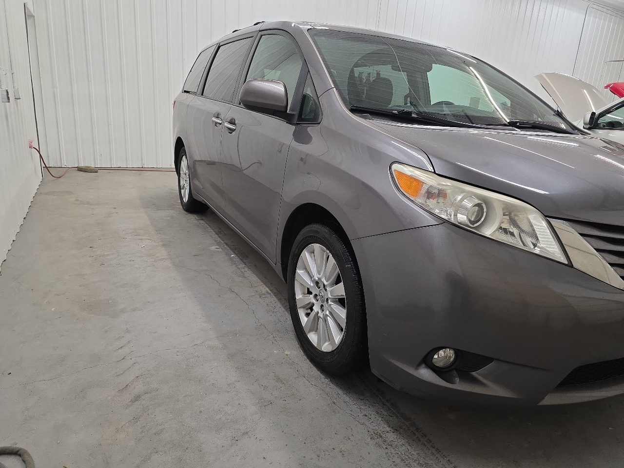 Toyota Sienna 5dr 7-Pass Van XLE Premium AWD (Natl) 2015