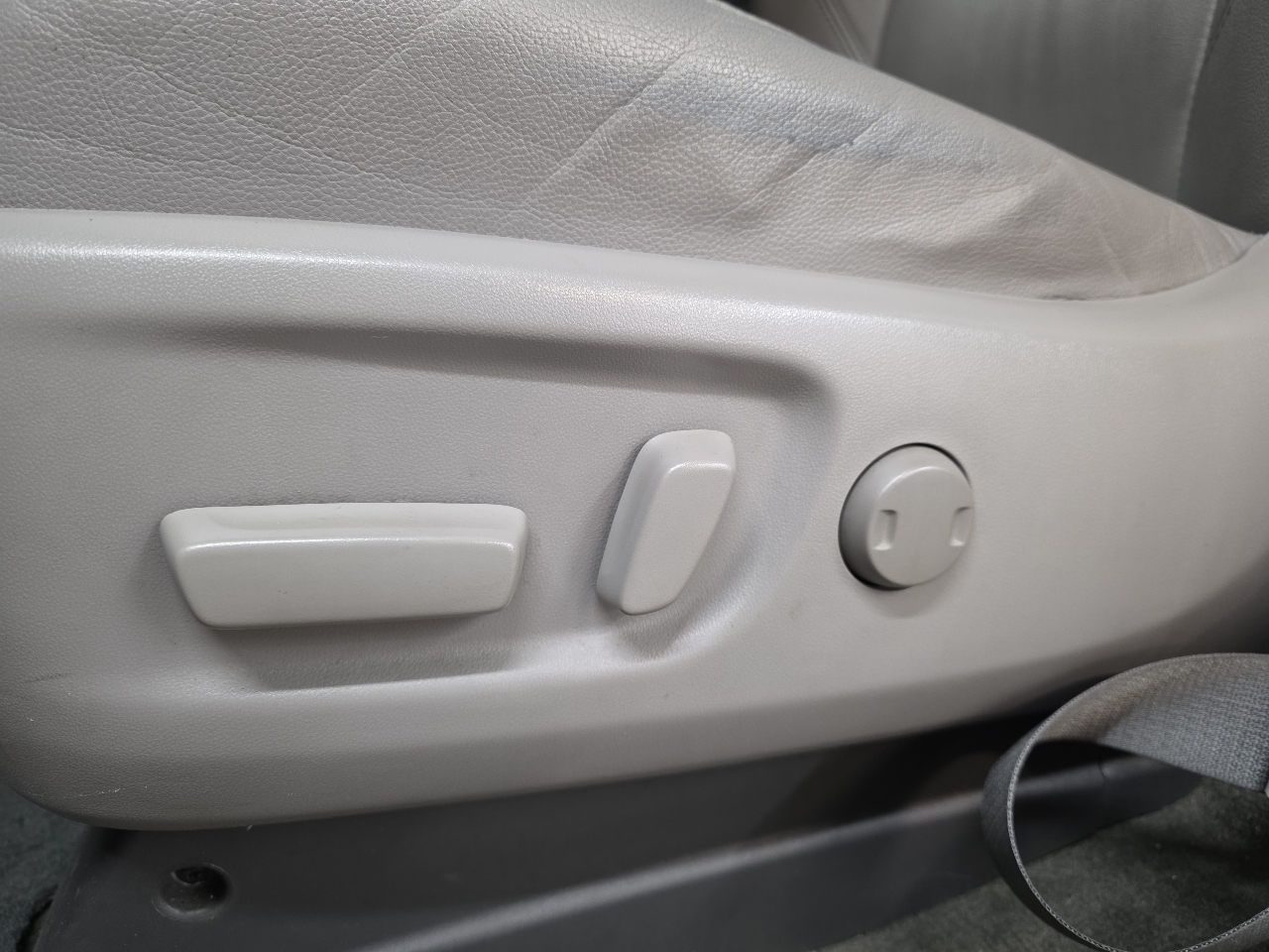 Toyota Sienna 5dr 7-Pass Van XLE Premium AWD (Natl) 2015