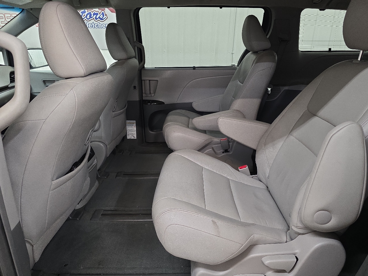 Toyota Sienna 5dr 7-Pass Van XLE Premium AWD (Natl) 2015