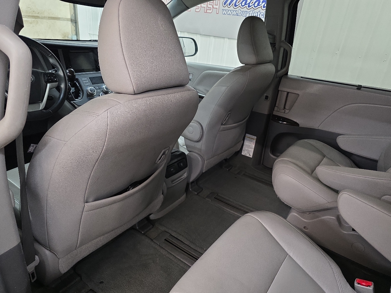 Toyota Sienna 5dr 7-Pass Van XLE Premium AWD (Natl) 2015
