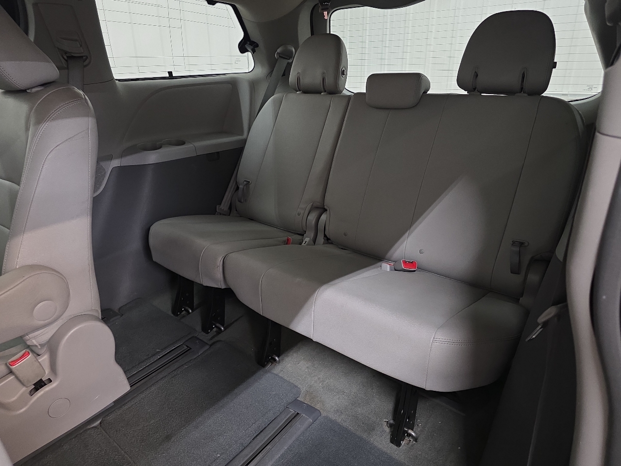 Toyota Sienna 5dr 7-Pass Van XLE Premium AWD (Natl) 2015