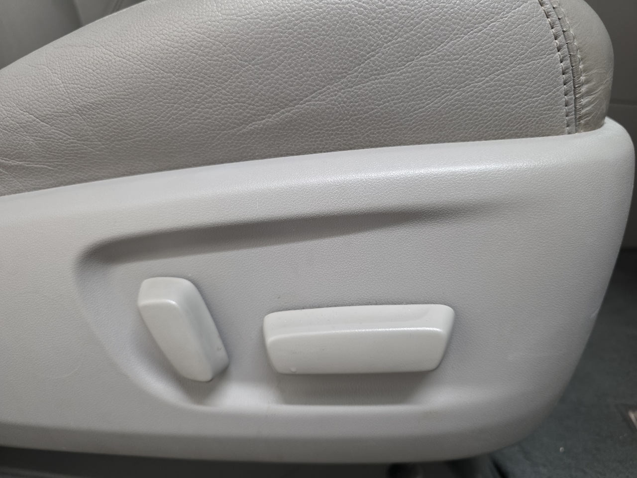 Toyota Sienna 5dr 7-Pass Van XLE Premium AWD (Natl) 2015