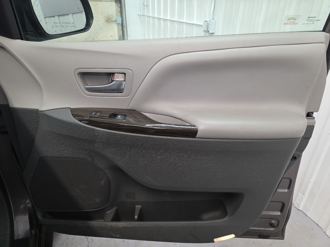 Toyota Sienna 5dr 7-Pass Van XLE Premium AWD (Natl) 2015