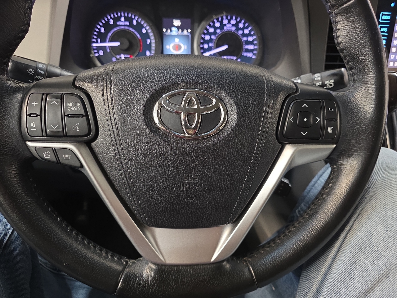 Toyota Sienna 5dr 7-Pass Van XLE Premium AWD (Natl) 2015