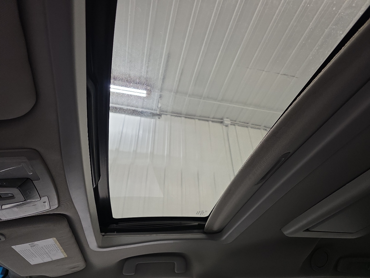 Toyota Sienna 5dr 7-Pass Van XLE Premium AWD (Natl) 2015