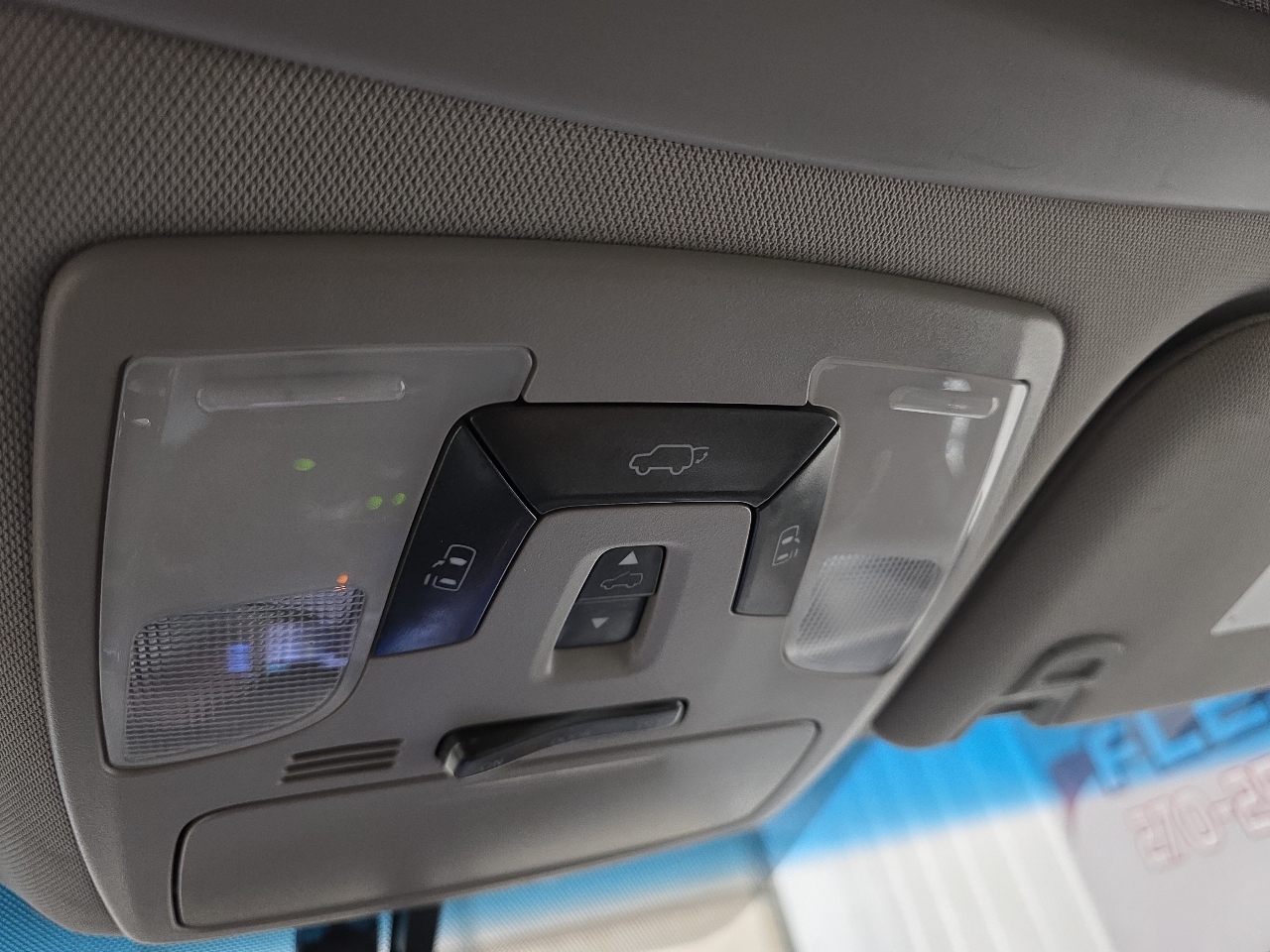 Toyota Sienna 5dr 7-Pass Van XLE Premium AWD (Natl) 2015