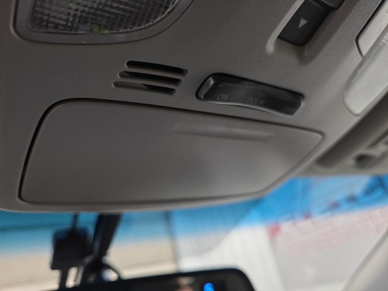 Toyota Sienna 5dr 7-Pass Van XLE Premium AWD (Natl) 2015