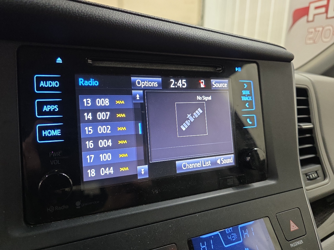 Toyota Sienna 5dr 7-Pass Van XLE Premium AWD (Natl) 2015