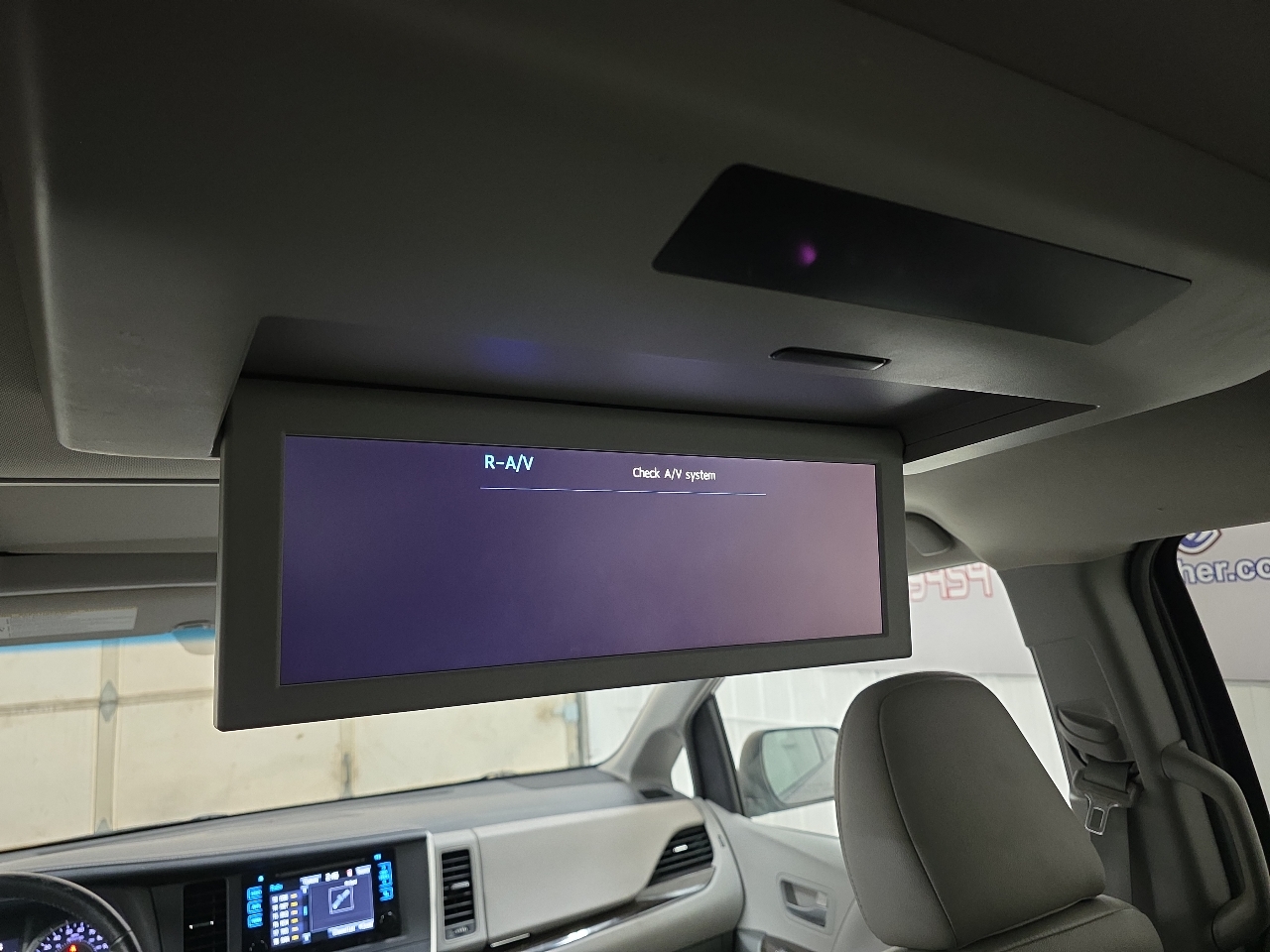 Toyota Sienna 5dr 7-Pass Van XLE Premium AWD (Natl) 2015