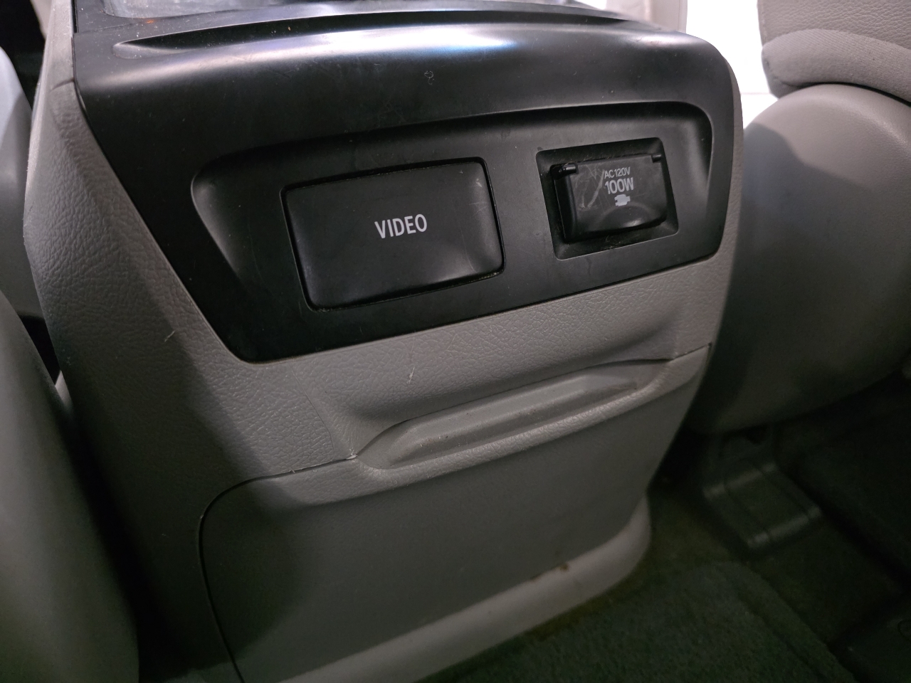 Toyota Sienna 5dr 7-Pass Van XLE Premium AWD (Natl) 2015