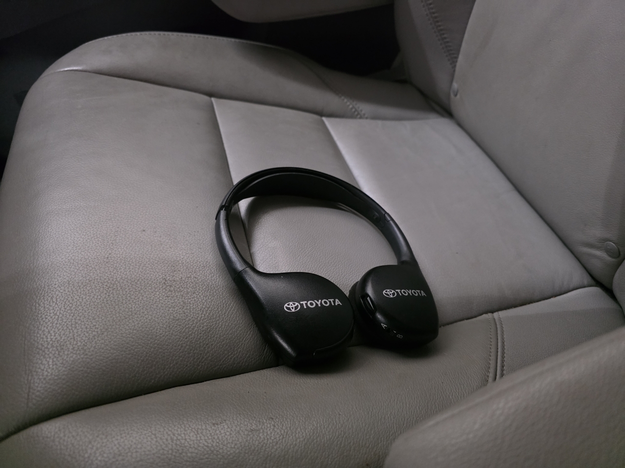 Toyota Sienna 5dr 7-Pass Van XLE Premium AWD (Natl) 2015