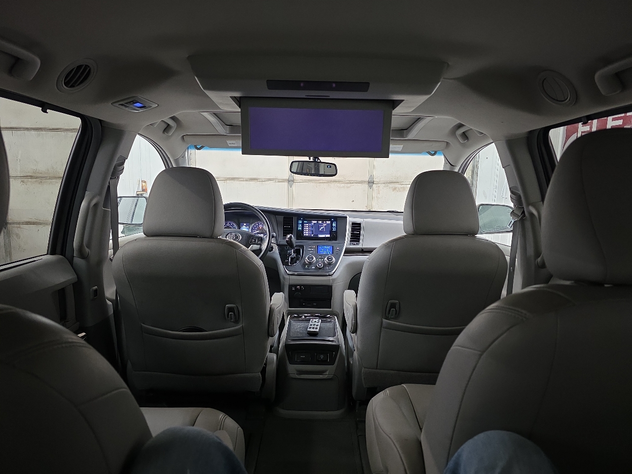 Toyota Sienna 5dr 7-Pass Van XLE Premium AWD (Natl) 2015