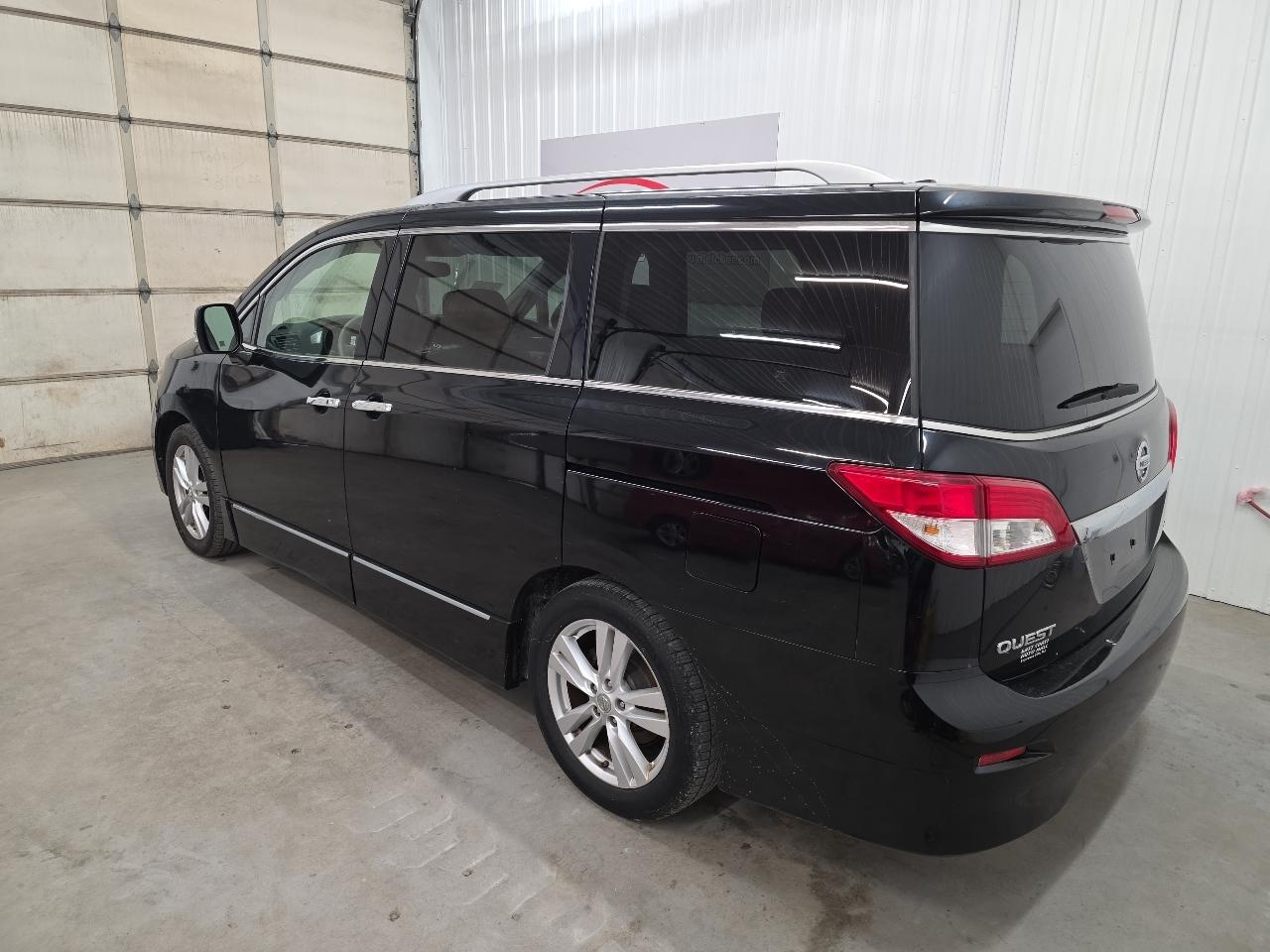Nissan Quest 4dr SL 2012