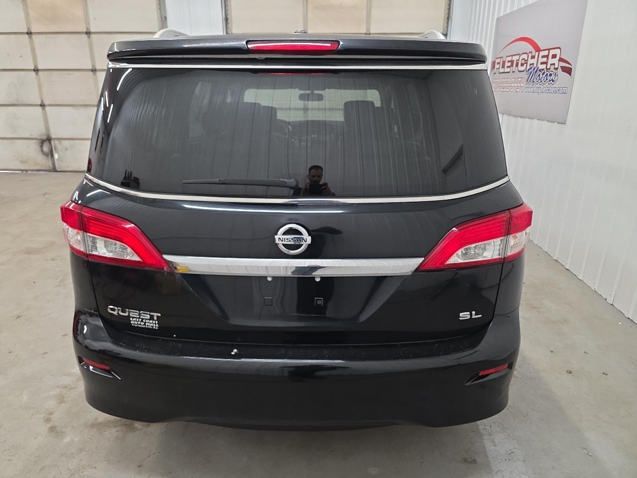 Nissan Quest 4dr SL 2012